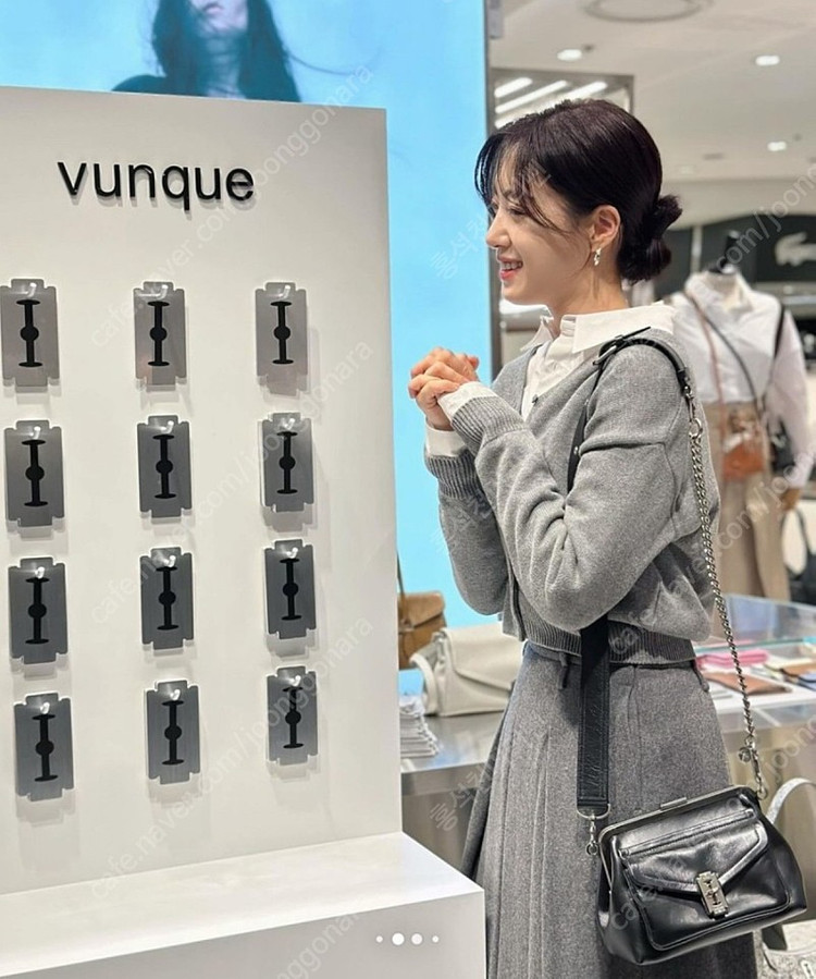 분크 오캄 더 카고 프레임 숄더백+ 기어체인(함은정,조이서, 류이서가방) 베스트상품이에요! 이미지