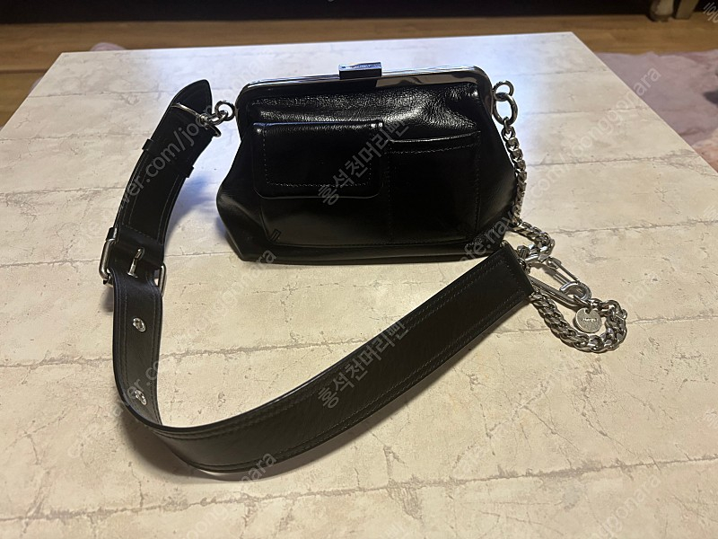 분크 오캄 더 카고 프레임 숄더백+ 기어체인(함은정,조이서, 류이서가방) 베스트상품이에요! 이미지