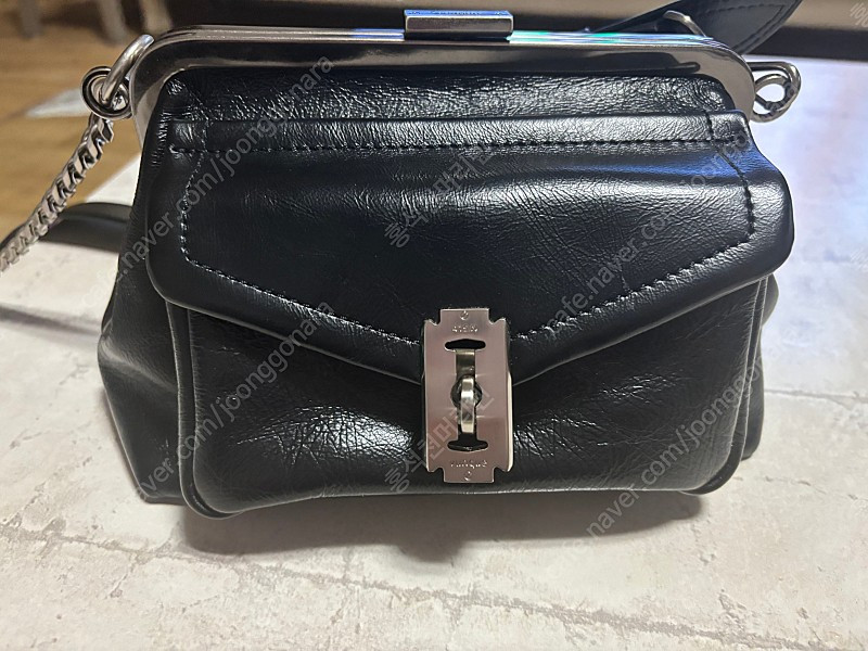 분크 오캄 더 카고 프레임 숄더백+ 기어체인(함은정,조이서, 류이서가방) 베스트상품이에요! 이미지