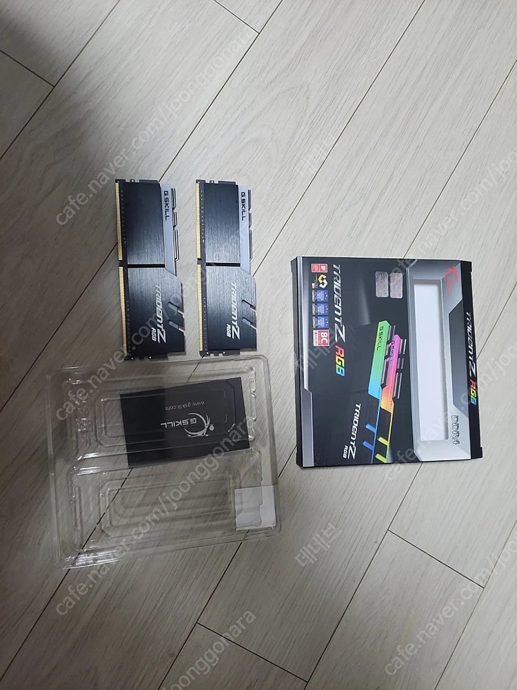 G.skill ddr4 32gb 3600 cl18 trident z rgb 팝니다. 이미지