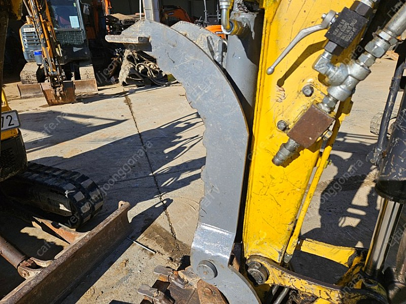 중고미니굴삭기 얀마 2톤 VIO20 2015년식 가동시간 8100시간 이미지