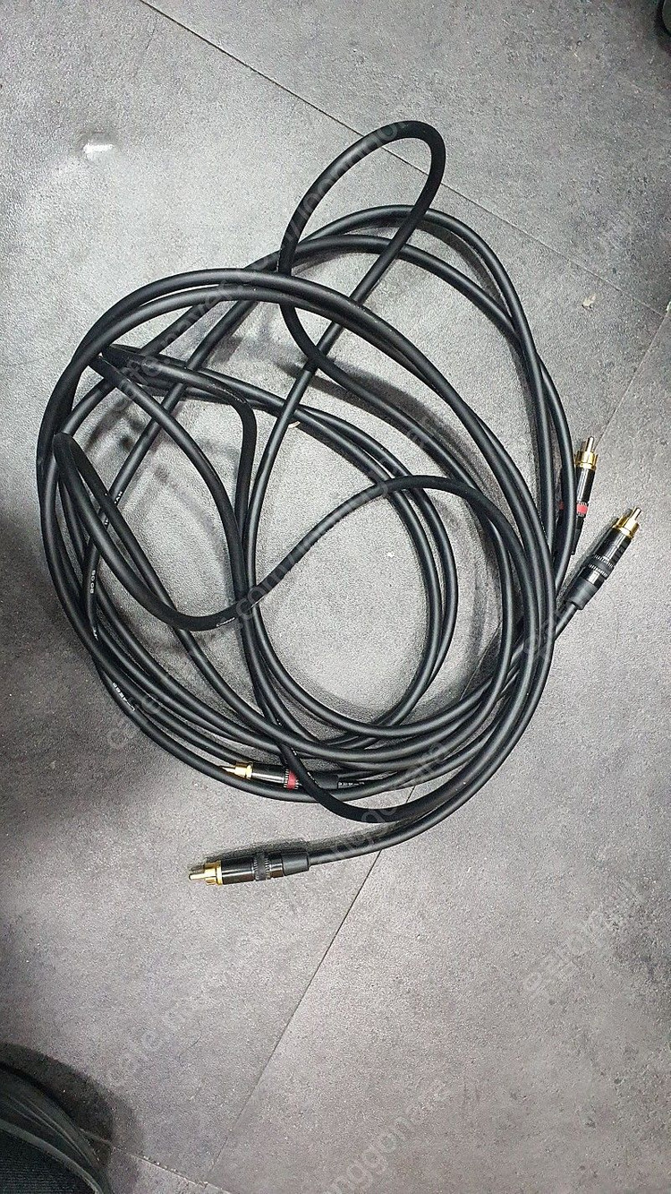 까나레 오디오 케이블과 오디오플러스 케이블 이미지