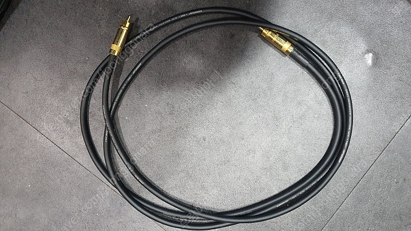 까나레 오디오 케이블과 오디오플러스 케이블 이미지