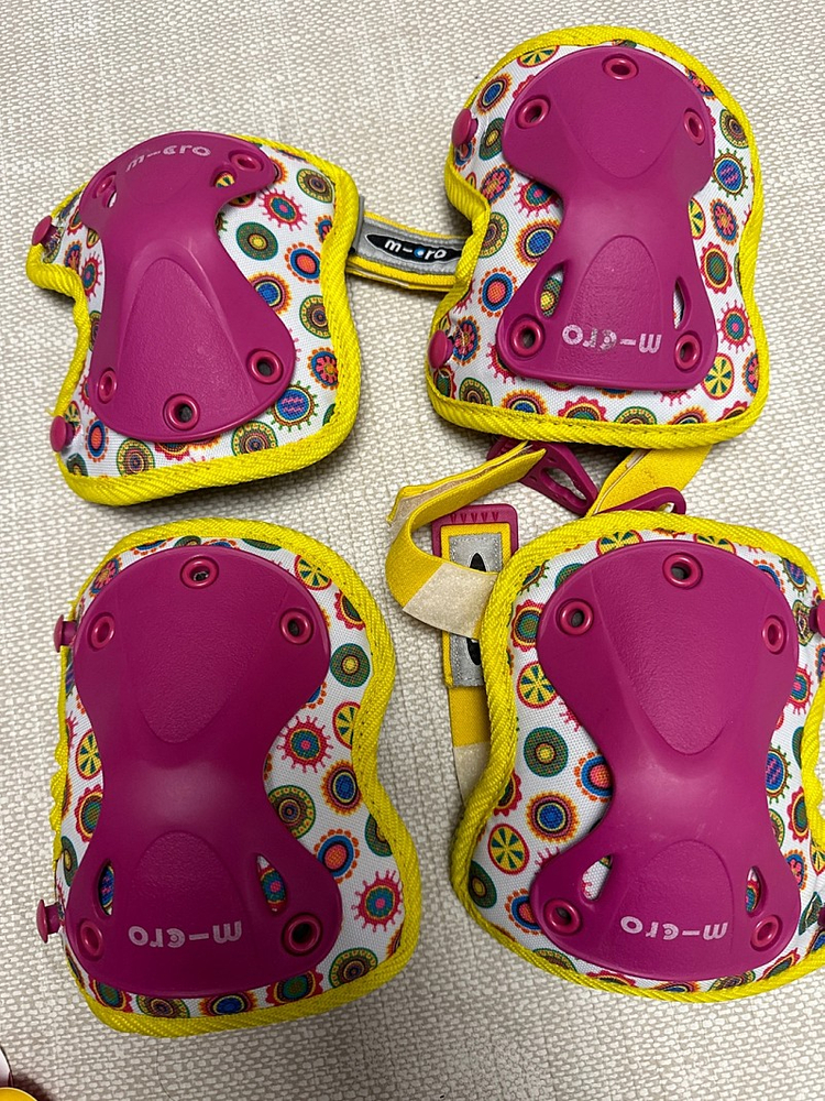 MICRO 헬멧 디럭스 V3 두들스팟 S 사이즈 및 무릎팔꿈치 보호대세트(윈드밀 서비스) 이미지