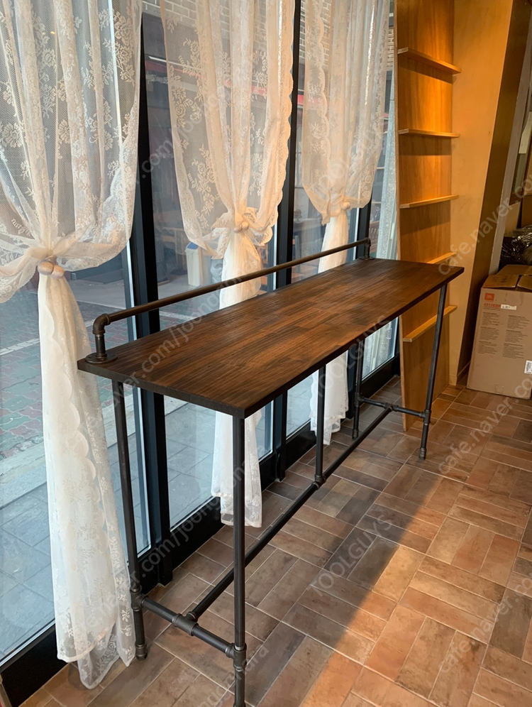 전시/협찬가구 할인판매 [2인4인 테이블 우드선반 책상 3인 바테이블] 이미지