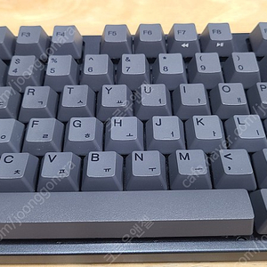 바밀로(VARMILO) VA87m 갈축 다크그레이 키보드 팝니다.