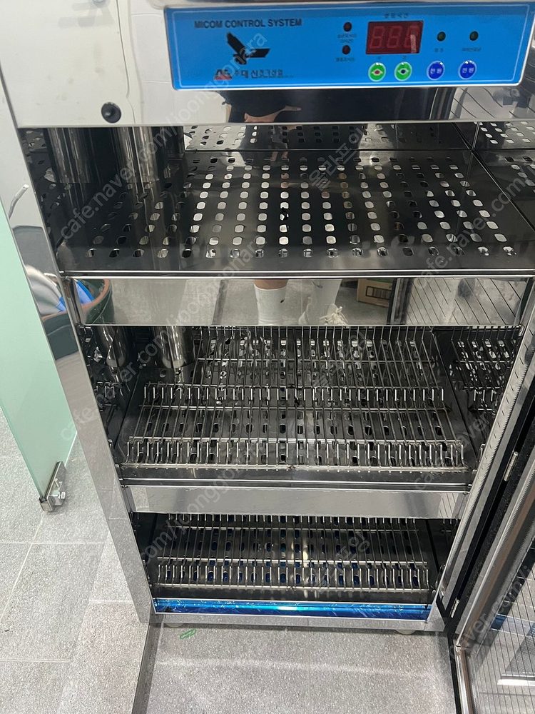 (미사용) 업소용 DS-704 대신 자외선 식판 살균소독기 처분합니다. 이미지