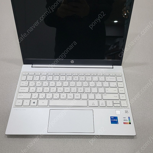 휴대성 좋은 HP 13-bb0532tu 노트북입니다.