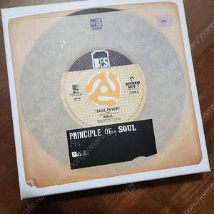 나얼 - 정규 1집 Principle Of My Soul [Special Edition 한정반] 일반CD + EP(도너츠 엘피) + 도무송스티커2장 + 엽서4장 + 커넥터