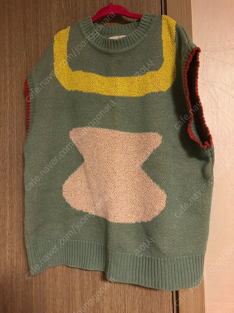 리미떼두두 니트조끼 L사이즈 팝니다 이미지