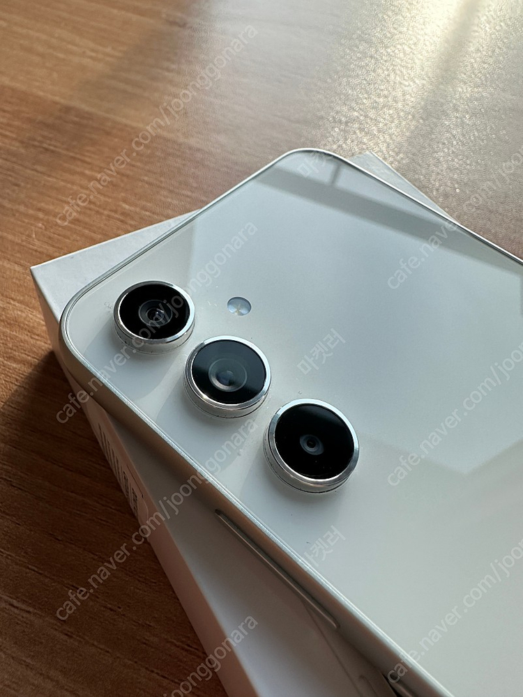 [개인]삼성 갤럭시 퀀텀4(A54) 화이트(케어플러스 적용)판매합니다 이미지