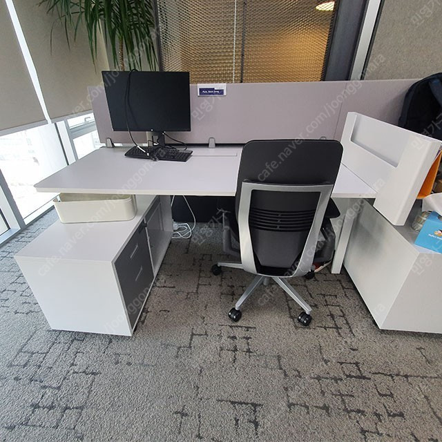 명품 steelcase chair 스틸케이스 사무용 의자 제스쳐 레쓰비 씽크 이미지