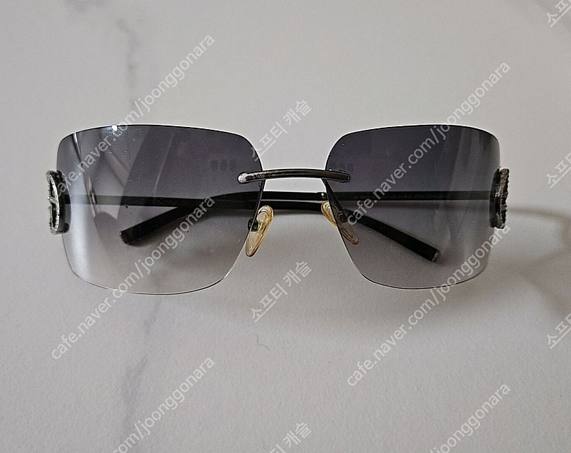 조르지오 알마니 선글라스 팔아요. 이미지