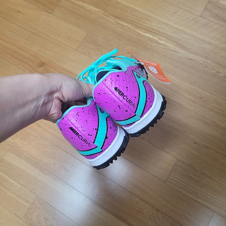 새상품 풀박스 235 - 나이키 줌 머큐리얼 베이퍼 인조잔디 축구화 풋살화 선물용 추천 67000원 드림 이미지