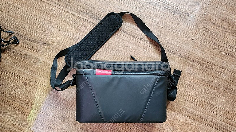 피지테크 원모 카메라 백팩 25L 내놓습니다.--2