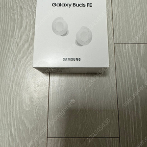 삼성 갤럭시 버즈 FE 화이트 미개봉 새제품 팝니다. galaxy buds fe 서울 강남 직거래 가능