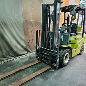 클라크 2.5톤 디젤 지게차