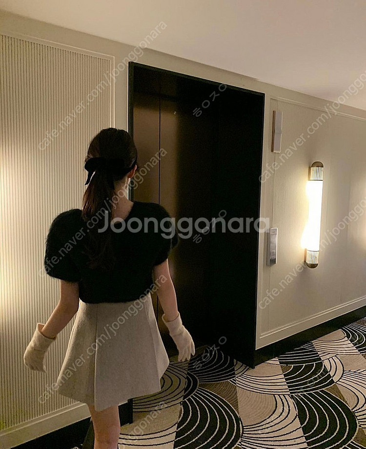 르플레인 뮤트스커트 베이지/블랙 s 새상품 판매합니다--2