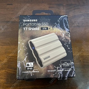 ssd 삼성 t7 shield 2tb (t7 실드 2테라) 판매합니다.