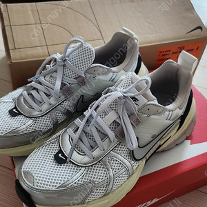 나이키 v2k 250사이즈