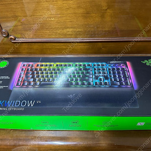 레이저 Razer BlackWidow V4(한글) 유선키보드 판매합니다.