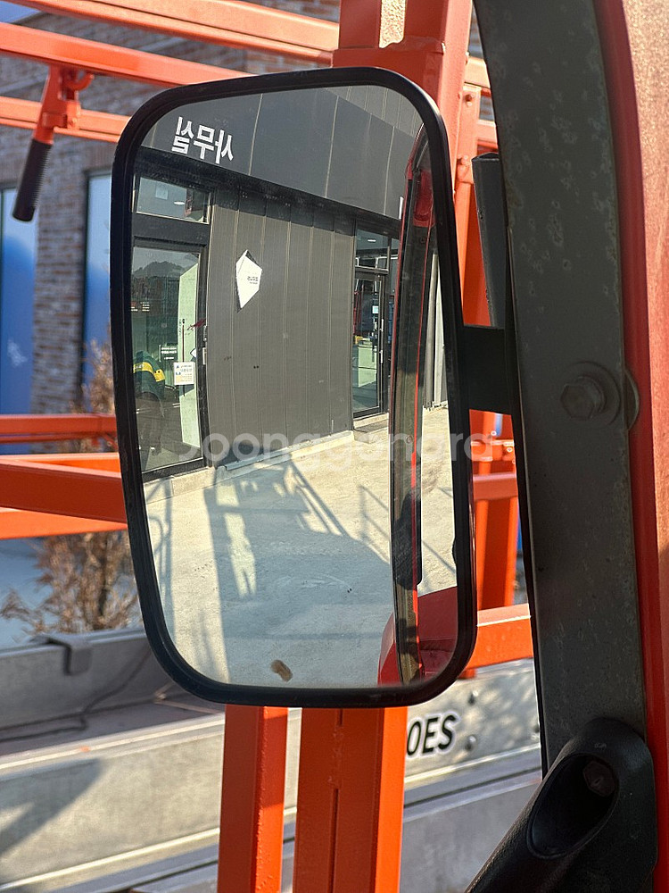 도요타 2.5톤 전동지게차 도색해 깔끔한 외관 ! ★무이자할부★도 되요!!!!--2