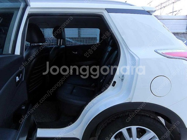 쌍용 티볼리 아머 1.6 가솔린 VX 중고차 저렴하게 판매 합니다--5