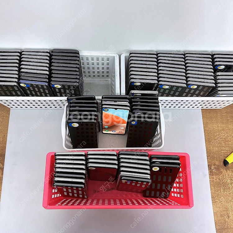 중나파트너)최저가 갤럭시A32 8,9만 정상 공기계 팝니다--3