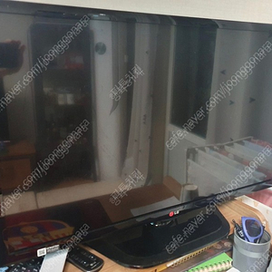 LG 32인치 TV 모니터입니다. 플스 & PC 넷플릭스 영화감상용으로 사용했습니다. LG라 화질은 당연히 좋습니다~