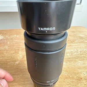 탐론(TAMRON) 망원접사렌즈 70-300mm 팔아요(니콘 용)