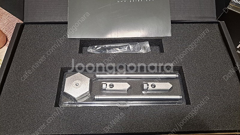 갤럭시 RTX 4070TI, 4060, 어로스 2080, i9 12900k, z690 등 개인부품 정리합니다.--2