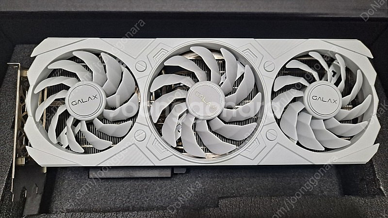 갤럭시 RTX 4070TI, 4060, 어로스 2080, i9 12900k, z690 등 개인부품 정리합니다.--3