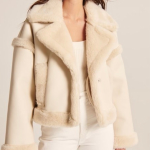 Abercrombie&Fitch Oversized Short Sherpa-Lined Vegan Leather 아베크롬비 무스탕 탭포함 새제품