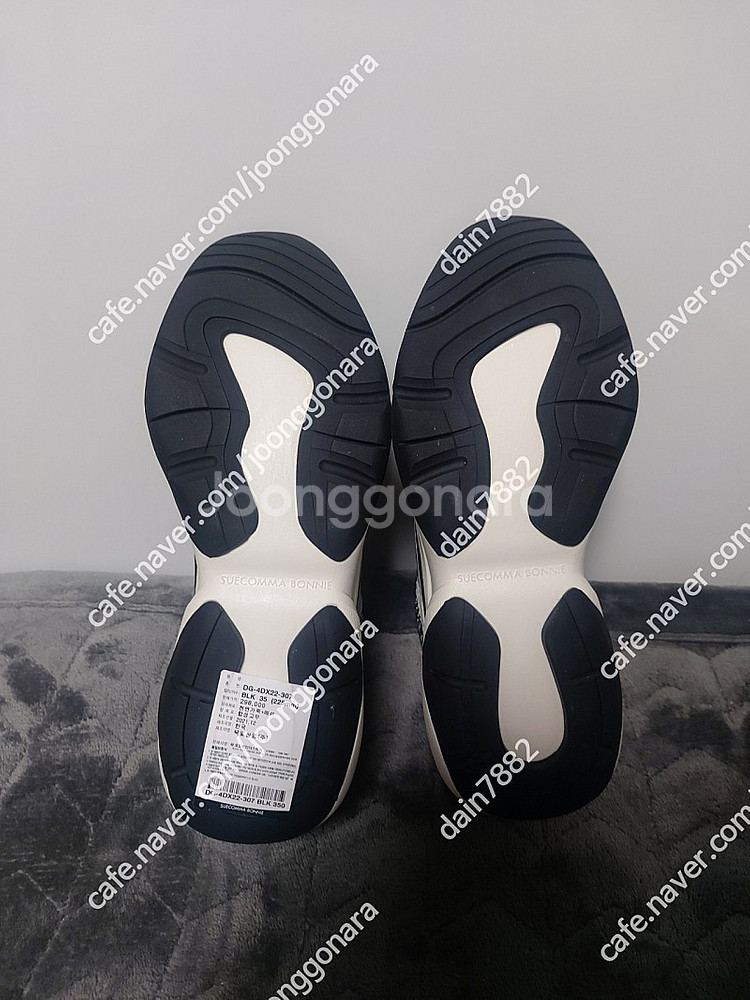 슈콤마보니 슬림온 225사이즈 새제품--3