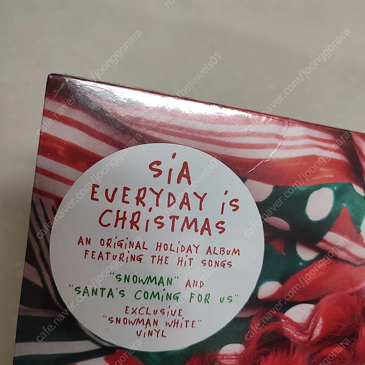 Sia (시아) - Everyday Is Christmas (Snowman White Colored Vinyl) 이미지