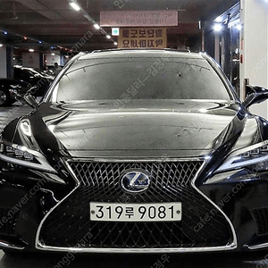 렉서스LS500h 3.5 플래티넘 AWD (4인승)