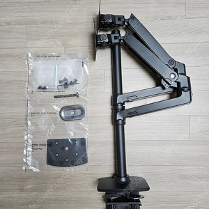 어고트론 LX 듀얼 모니터암 (Ergotron / 45-509-224 (블랙) LX Dual Stacking Arm Tall Pole 듀얼모니터거치대)