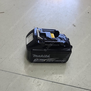 새제품 마키타 밧데리 마끼다 18V 3.0암페어 충전압착기 충전커터기 임펙 드릴 임펙렌치