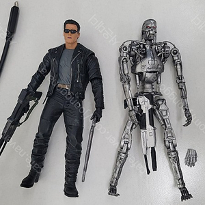 네카(NECA) 7인치 터미네이터 피규어 팝니다.