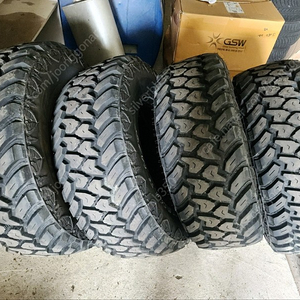 사일룬 35x12.5 17인치 1000km미만주행 4짝한대분