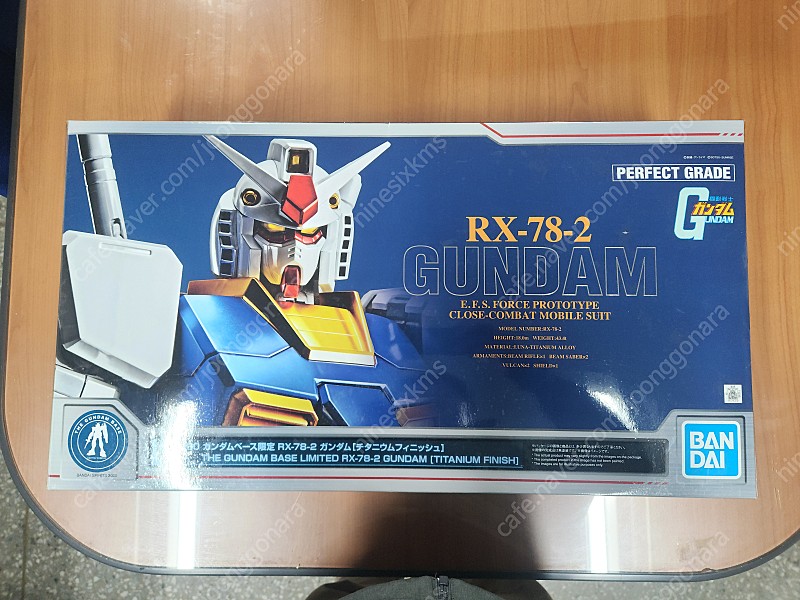 PG건담 퍼스트건담 RX-78-2 티타늄피니쉬 팜니다.