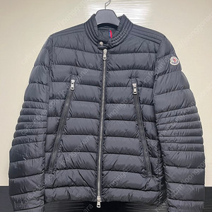 몽클레어 아미오 4사이즈