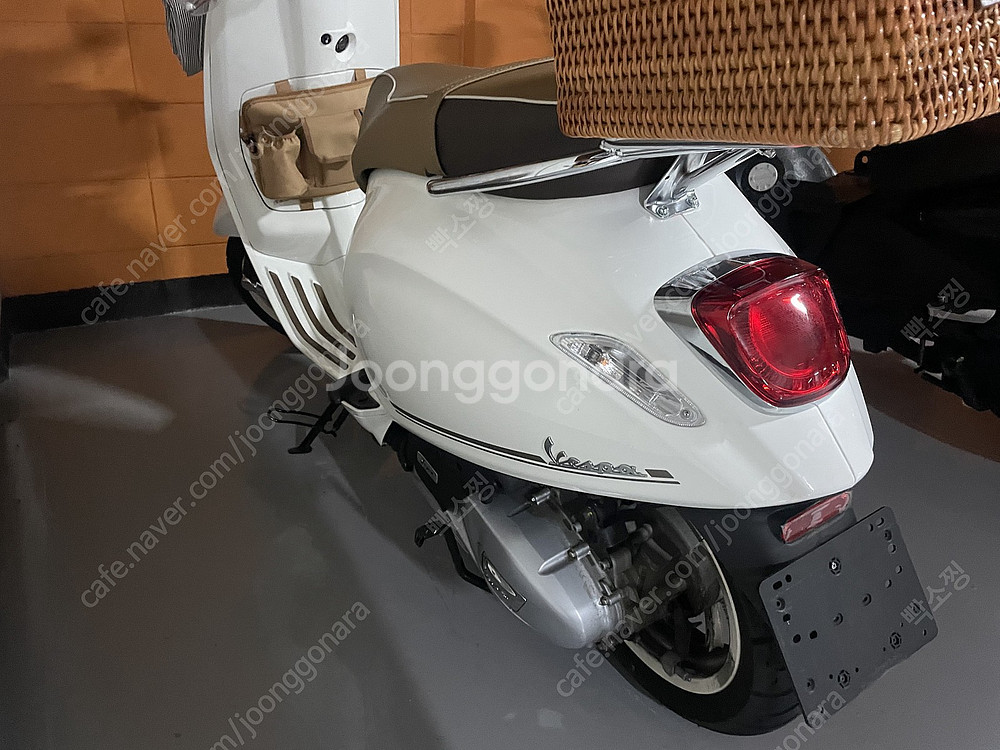 베스파 피크닉 화이트--3