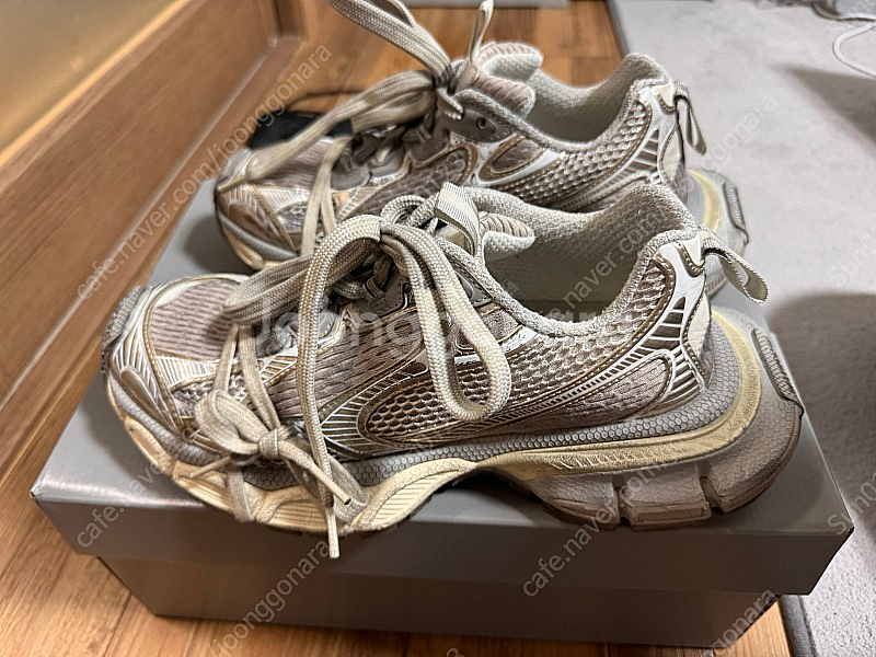 발렌시아가 3XL Light Beige 40W사이즈 팝니다!--3