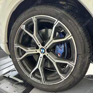 bmw x6 2022년 21인치 타이어