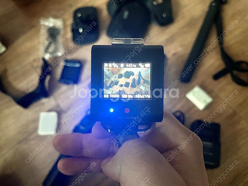 액션캠 FDR-X3000 팝니다. ( 헬멧 마운트 포함...--1