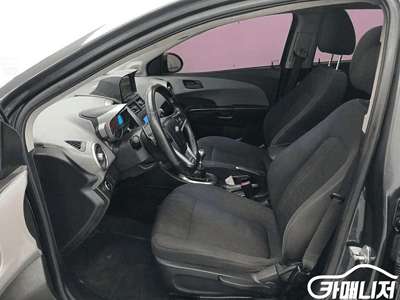 [쉐보레]아베오 해치백 1.4 터보 LS 스탠다드 2016 년 119,507km 이미지