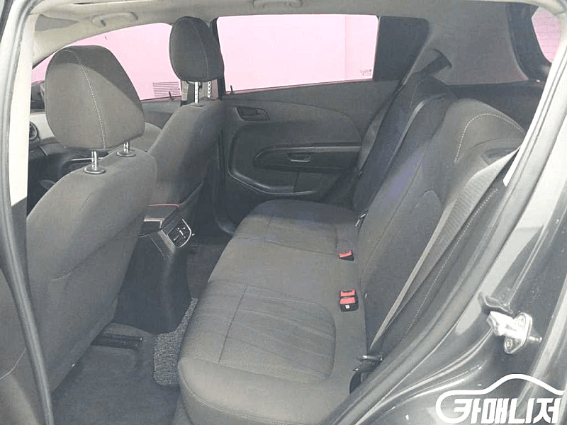 [쉐보레]아베오 해치백 1.4 터보 LS 스탠다드 2016 년 119,507km 이미지