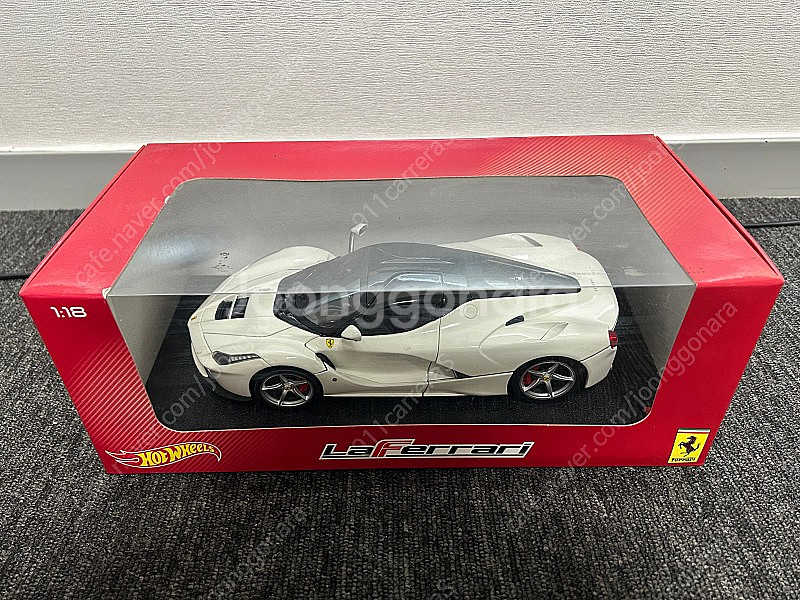 1:18 핫휠 라페라리 판매합니다--0
