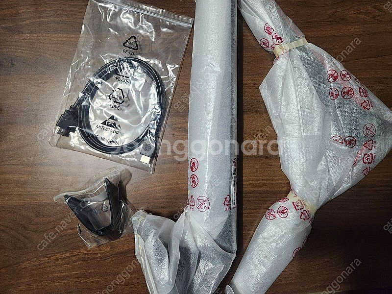 LG 32gk850f 모니터 팝니다.--1